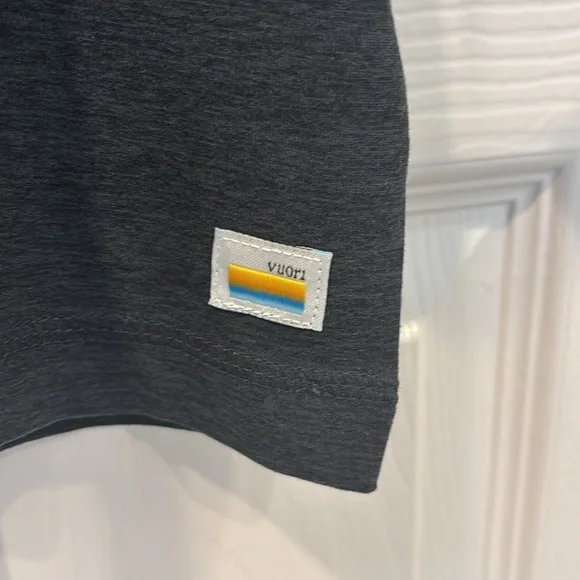 NWT Vuori Strato Tech Tee - Picture 7 of 8
